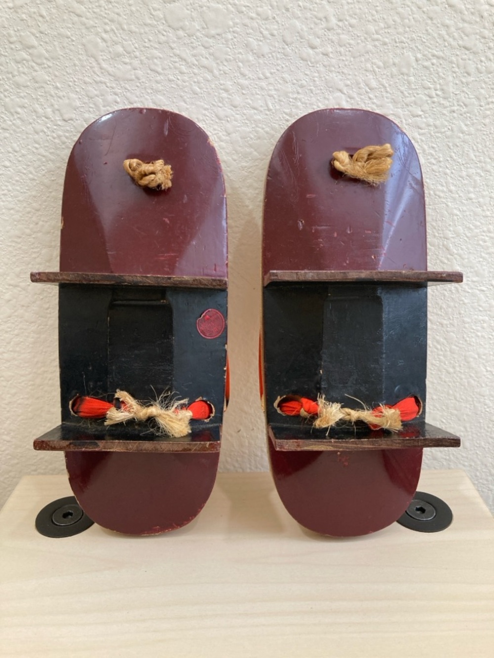 Vintage Japanese Geta Sandals Wooden Tatami Souvenir Display Decor Red Black - Picture 4 of 7
